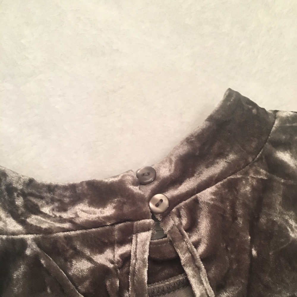 Pink Rose Grey Chrushed Velvet Sleeveless Top - Picture 4 of 4